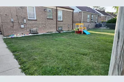 9737 S Emerald Avenue, Chicago, IL 60628 - Photo 17
