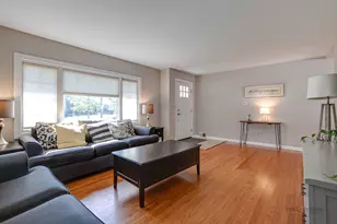 519 Dawes St, Libertyville, IL 60048 - Photo 7