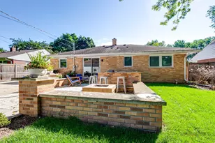 519 Dawes St, Libertyville, IL 60048 - Photo 23