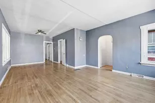 3316 N Ridgeway Ave, Chicago, IL 60618 - Photo 3