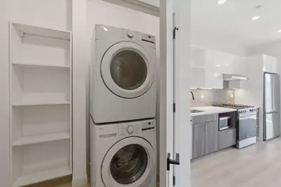 948 W Sunnyside Avenue #205, Chicago, IL 60640 - Photo 9