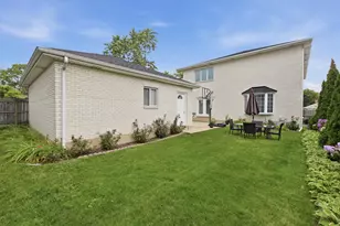 7806 N Octavia Ave, Niles, IL 60714 - Photo 39