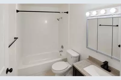 182 S Waters Edge Drive #301, Glendale Heights, IL 60139 - Photo 11