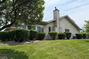 10822 Valerie Ct, Orland Park, IL 60467 - Photo 3