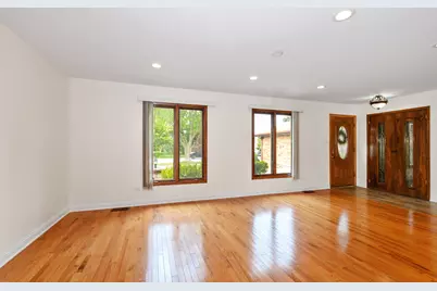 7048 Brementowne Road, Tinley Park, IL 60477 - Photo 3