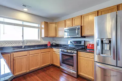668 E Fountainview Drive, Mundelein, IL 60060 - Photo 13