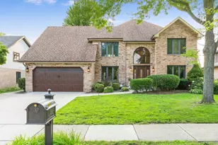204 Rosedale Ct, Bloomingdale, IL 60108 - Photo 1