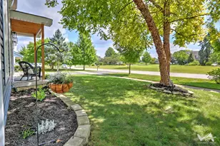 39W700 Green Pl, Geneva, IL 60134 - Photo 3
