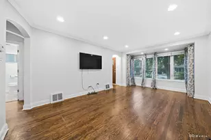 10444 S Troy St, Chicago, IL 60655 - Photo 5