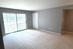 9428 Bay Colony Dr, Des Plaines, IL 60016 - Photo 3