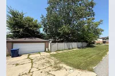 7301 W 113th Street, Worth, IL 60482 - Photo 9