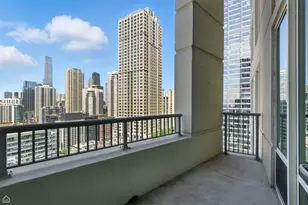 345 N LaSalle St, Chicago, IL 60654 - Photo 3