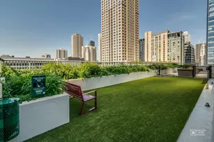345 N LaSalle St, Chicago, IL 60654 - Photo 17