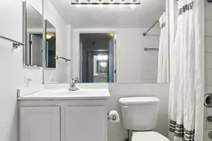 345 N LaSalle St, Chicago, IL 60654 - Photo 11
