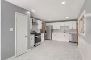 501 Lafayette Ln, Hoffman Estates, IL 60169 - Photo 11