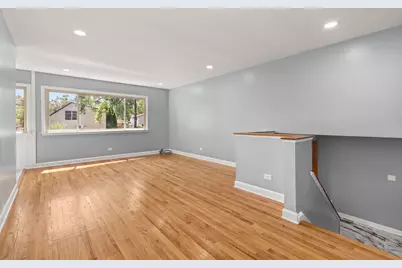501 Lafayette Lane, Hoffman Estates, IL 60169 - Photo 9