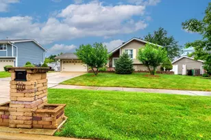 258 Cunningham Ln, Bloomingdale, IL 60108 - Photo 1