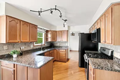 232 Pepperidge Circle, Streamwood, IL 60107 - Photo 9