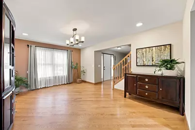 232 Pepperidge Circle, Streamwood, IL 60107 - Photo 5