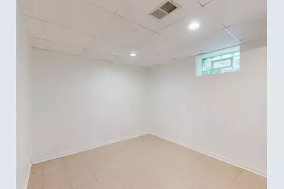5221 Greenwood Street, Skokie, IL 60077 - Photo 13
