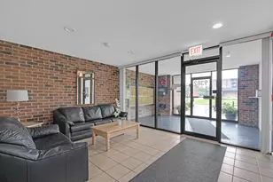 9382 Landings Ln, Des Plaines, IL 60016 - Photo 29