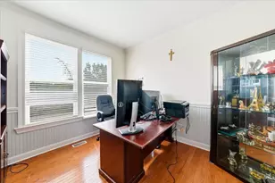 663 Huntington Blvd, West Dundee, IL 60118 - Photo 9
