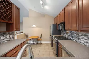 919 Pheasant Trail, Saint Charles, IL 60174 - Photo 17