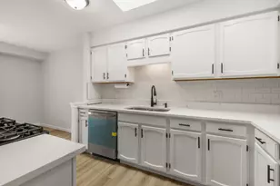 1824 Portsmouth Dr, Lisle, IL 60532 - Photo 3