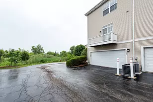1927 Freedom Ct, Zion, IL 60099 - Photo 31
