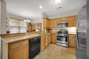 1580 Millbrook Dr, Algonquin, IL 60102 - Photo 9