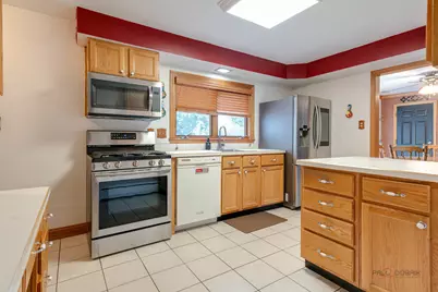 214 Millard Avenue, Fox River Grove, IL 60021 - Photo 11