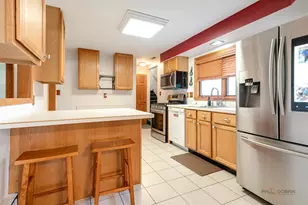 214 Millard Ave, Fox River Grove, IL 60021 - Photo 7