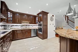 2605 Oxford Ct, Darien, IL 60561 - Photo 13