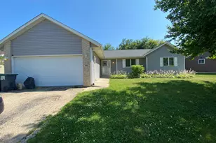 501 Hawkins Dr, Winnebago, IL 61088 - Photo 1