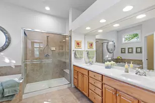531 Vintage Dr, Lake in the Hills, IL 60156 - Photo 11