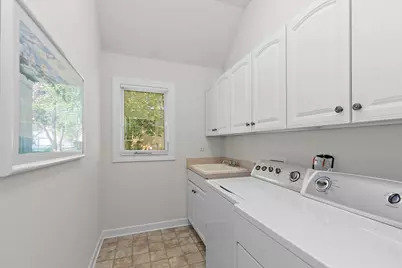 531 Vintage Drive, Lake in the Hills, IL 60156 - Photo 9