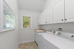 531 Vintage Dr, Lake in the Hills, IL 60156 - Photo 9