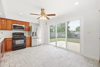 1320 Burns Drive, Elgin, IL 60120 - Photo 7