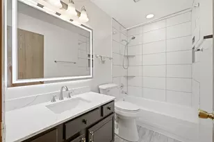 1320 Burns Dr, Elgin, IL 60120 - Photo 25