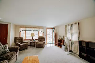 304 E Cherry St, Watseka, IL 60970 - Photo 7