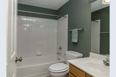 2607 Sheehan Court #201, Naperville, IL 60564 - Photo 9