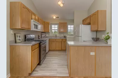 2607 Sheehan Court #201, Naperville, IL 60564 - Photo 5