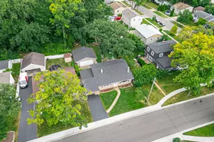 1226 Grant Dr, Carpentersville, IL 60110 - Photo 3