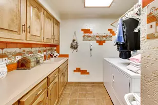 2257 Hidden Creek Ct, Lisle, IL 60532 - Photo 15
