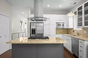 876 N Hermitage Ave, Chicago, IL 60622 - Photo 13