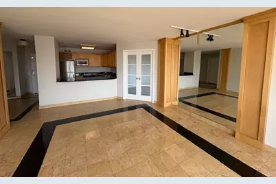 525 W Hawthorne Place #1907, Chicago, IL 60657 - Photo 9