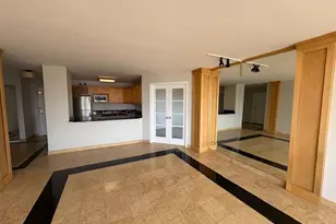 525 W Hawthorne Pl, Chicago, IL 60657 - Photo 9