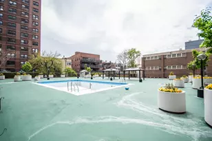 525 W Hawthorne Pl, Chicago, IL 60657 - Photo 13