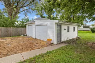 819 N Elm St, Kewanee, IL 61443 - Photo 7