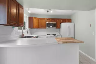 309 Thistle Dr, Bolingbrook, IL 60490 - Photo 7